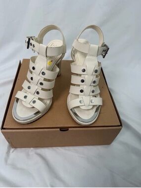 DKNY Ivory Strappy Block Heel Sandals Size 6 EUC